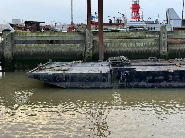 Pontoon fún tà