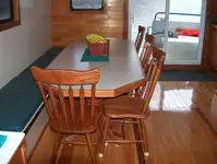Ọkọ̀ ojú omi ìrìn-àjò fún tà