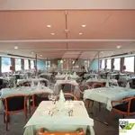 Ọkọ̀ ojú omi ìrìn-àjò fún tà