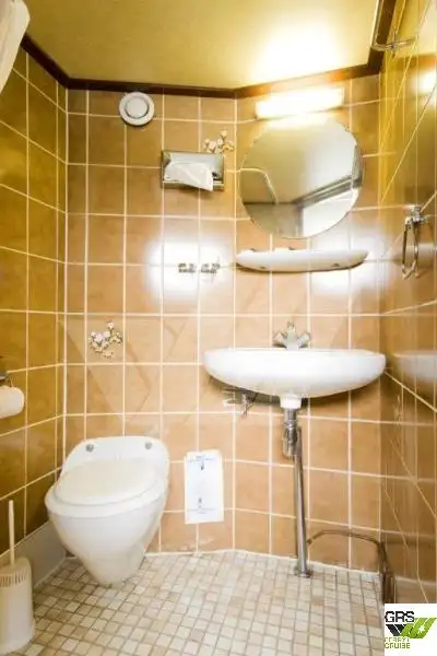 Ọkọ̀ ojú omi ìrìn-àjò fún tà