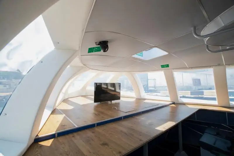 Ọkọ omi Hovercraft fún tà
