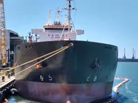 Ọkọ̀ tí ó mú epo / kemikali fún tà
