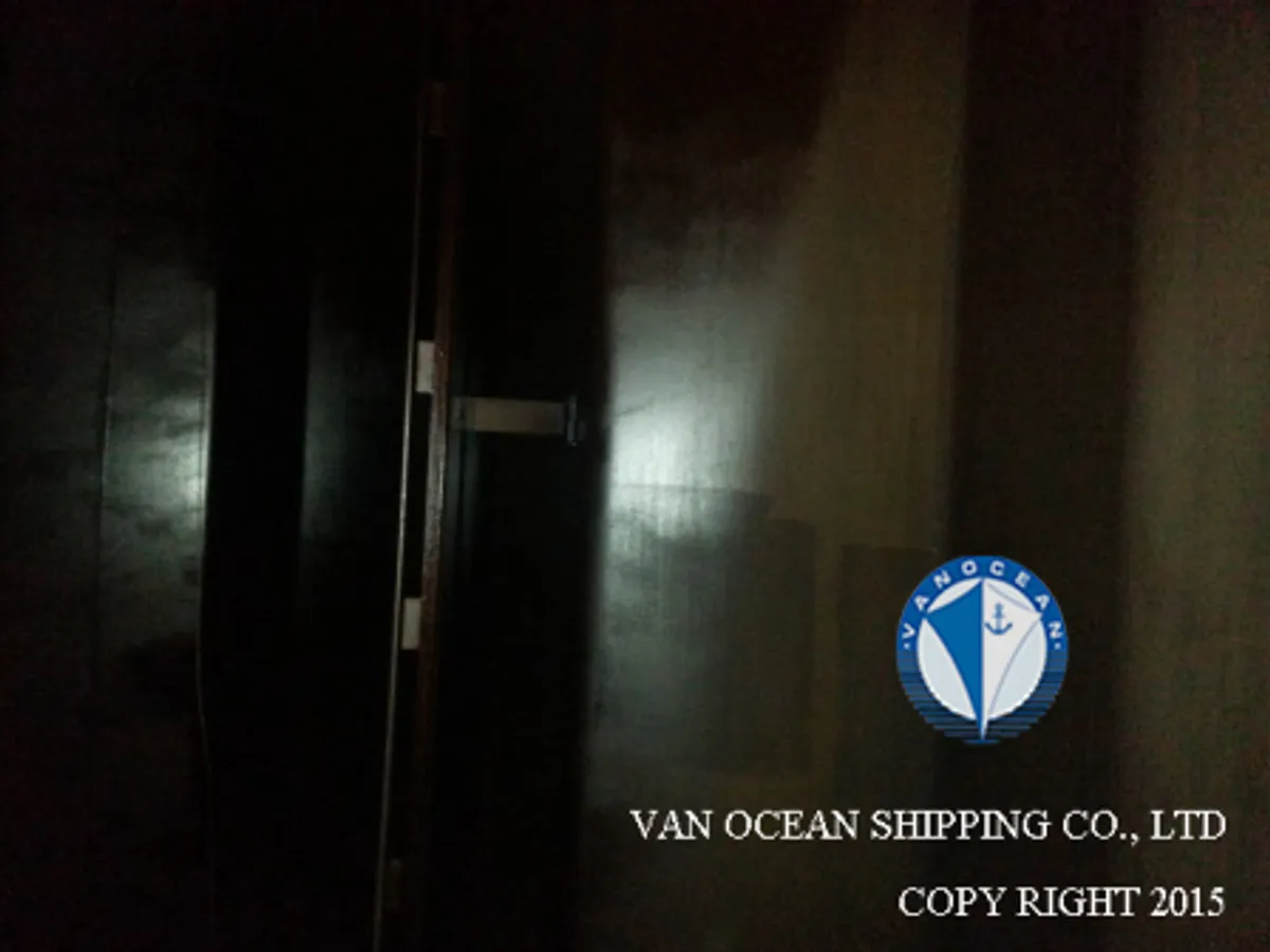 Ọkọ̀ tí ó mú epo / kemikali fún tà