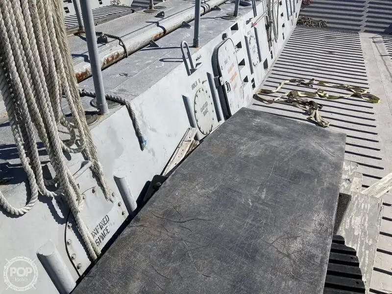 Ọkọ omi Landing, Tank fún tà