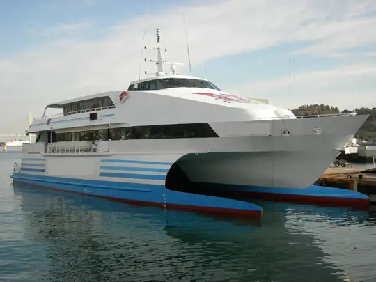 Catamaran fún tà