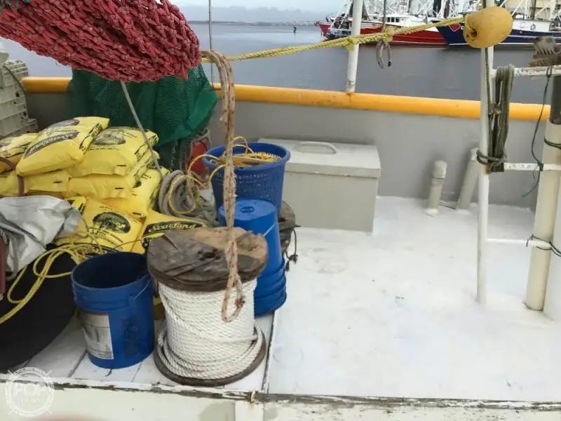 Ọkọ̀ tí ó mú ẹja fún tà