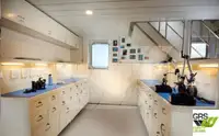 Ọkọ̀ ojú omi ìrìn-àjò fún tà