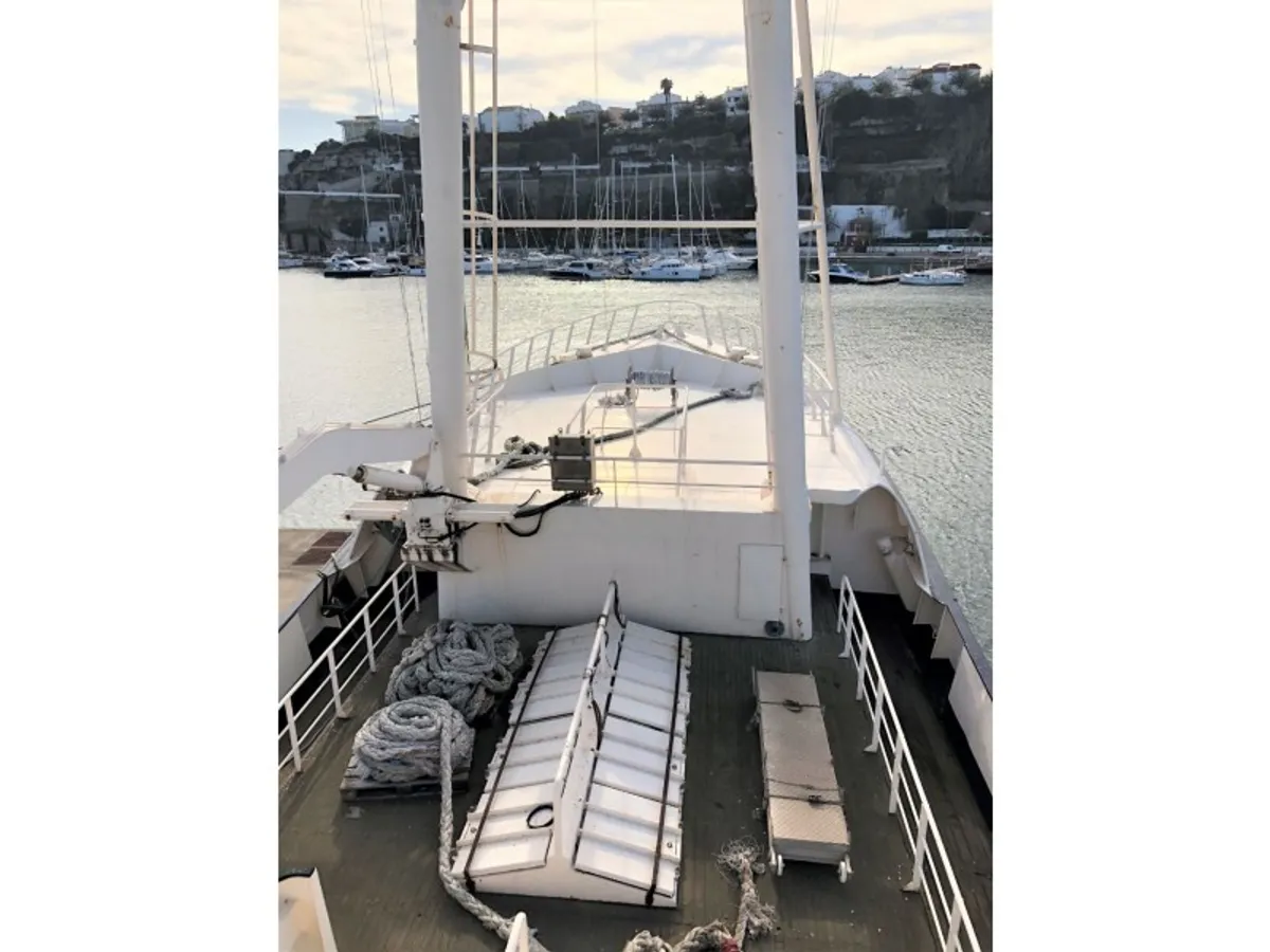 Yacht fún tà