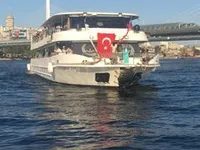 Ọkọ̀ ọpọlọpọ̀ ènìyàn fún tà