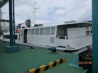 Ọkọ̀ ọpọlọpọ̀ ènìyàn fún tà