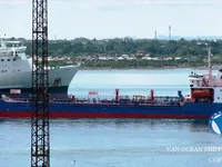 Ọkọ̀ tí ó mú epo / kemikali fún tà