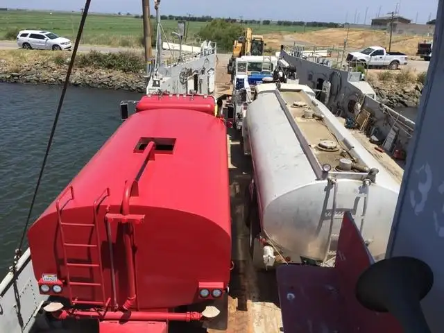Ọkọ omi Landing, Tank fún tà