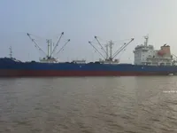 Ọkọ̀ tí wọn fi maa ń gbé ohun èlò tí ó ní ìdáná fún tà
