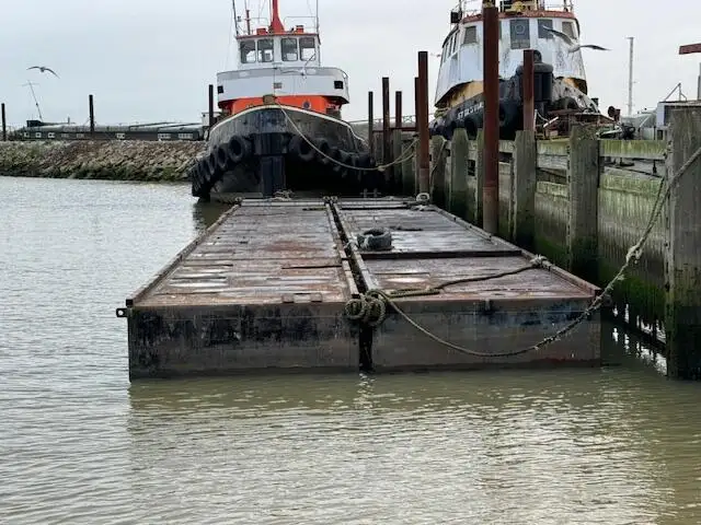 Pontoon fún tà