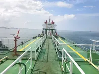 Ọkọ̀ tí ó mú epo / kemikali fún tà