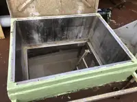 Ọkọ̀ ojú omi tí ó mú ìdọ̀tí fún tà