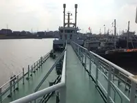 Ọkọ̀ tí ó mú epo / kemikali fún tà