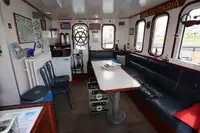 Ọkọ̀ ojú omi ìrìn-àjò fún tà