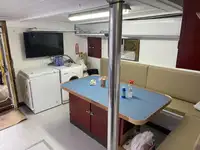 Ọkọ̀ ojú omi tí ó mú àwọn ìkọ́kọ̀ fún tà