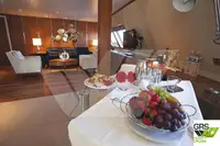 Ọkọ̀ ojú omi ìrìn-àjò fún tà