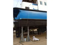 Ọkọ̀ ọpọlọpọ̀ ènìyàn fún tà