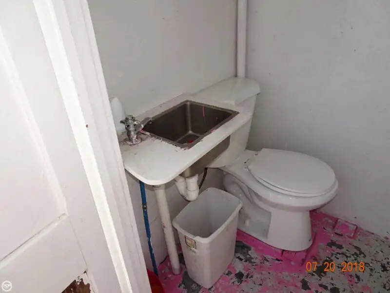 Ọkọ̀ ojú omi kékeré fún tà