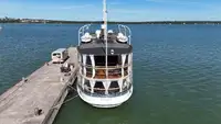 Ọkọ̀ ọpọlọpọ̀ ènìyàn fún tà