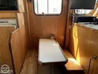 Ọkọ̀ tí ó mú ẹja pọ̀ fún tà
