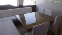 Ọkọ̀ ọpọlọpọ̀ ènìyàn fún tà