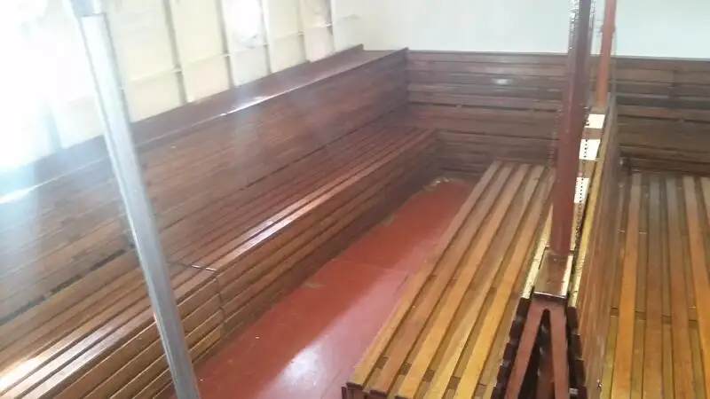 Ọkọ̀ ojú omi ìrìn-àjò fún tà