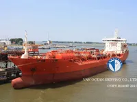 Ọkọ̀ tí ó mú epo / kemikali fún tà