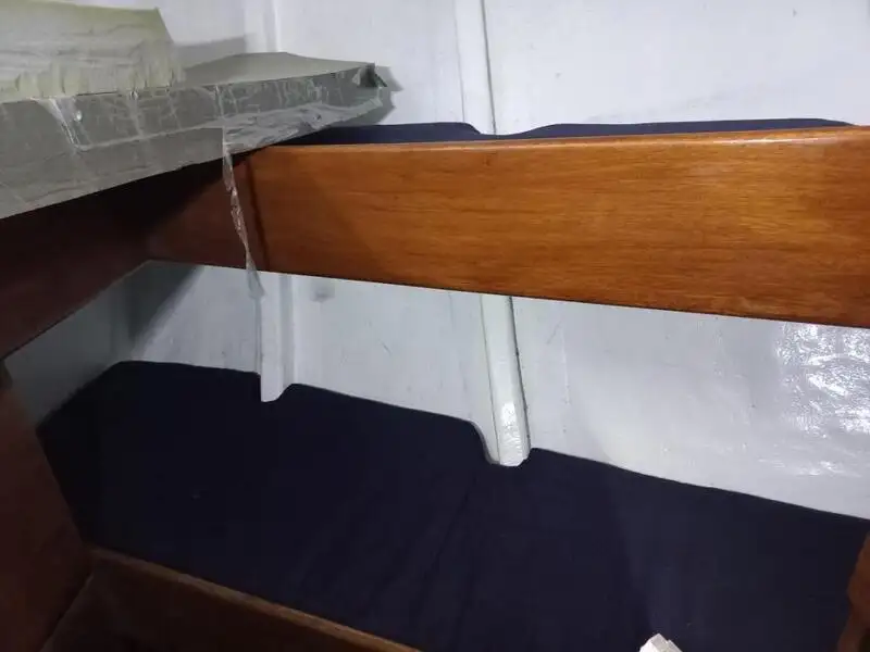 Ọkọ̀ ojú omi tí ó mú ìdọ̀tí fún tà