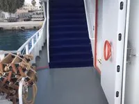 Ọkọ̀ ọpọlọpọ̀ ènìyàn fún tà
