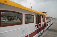 Ọkọ̀ ojú omi ìrìn-àjò fún tà