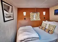 Ọkọ̀ ojú omi ìrìn-àjò fún tà