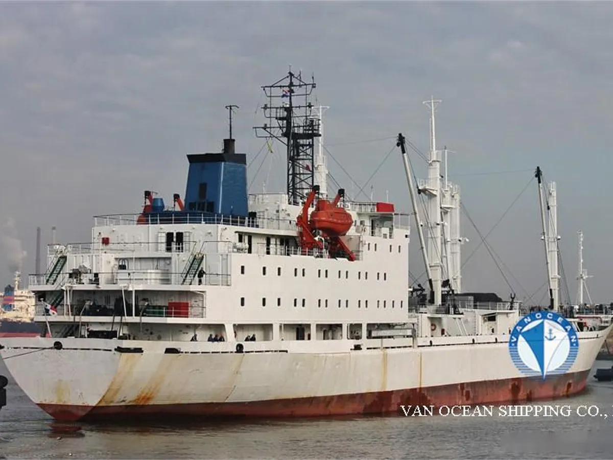 Ọkọ̀ tí wọn fi maa ń gbé ohun èlò tí ó ní ìdáná fún tà