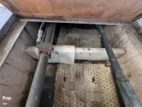 Ọkọ̀ ojú omi ìrìn-àjò tí ó mú àwọn ọkọ̀ fún tà