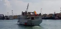 Ọkọ̀ ọpọlọpọ̀ ènìyàn fún tà