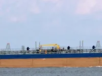 Ọkọ̀ tí ó mú epo / kemikali fún tà