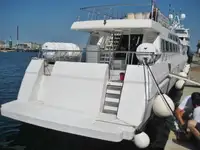 Ọkọ̀ ọpọlọpọ̀ ènìyàn fún tà