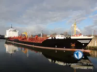 Ọkọ̀ tí ó mú epo / kemikali fún tà