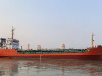 Ọkọ̀ tí ó mú epo / kemikali fún tà