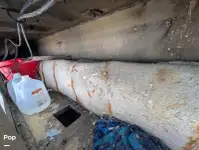 Ọkọ̀ ojú omi ìrìn-àjò tí ó mú àwọn ọkọ̀ fún tà