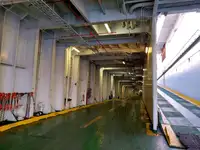 Ọkọ̀ tí wọn fi maa ń gbé ohun èlò tí ó ní ìdáná fún tà