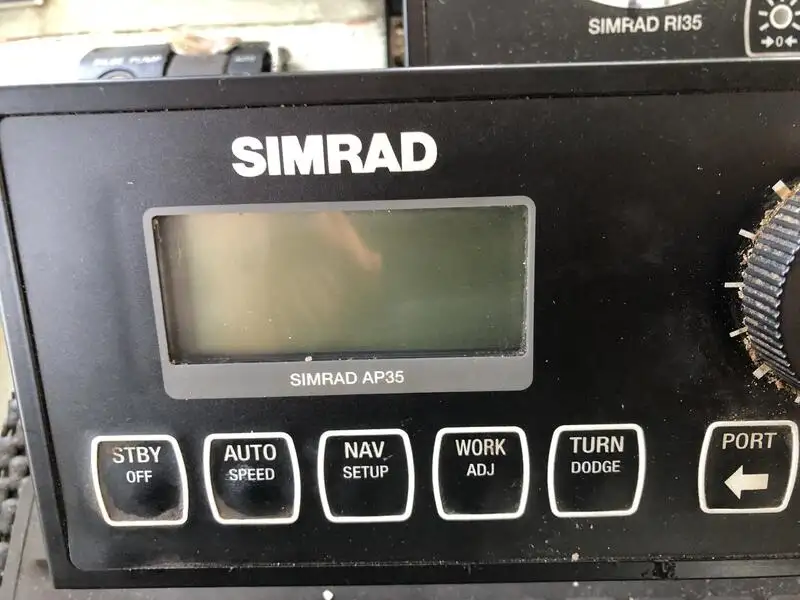 Ọkọ̀ ojú omi tí ó mú ìdọ̀tí fún tà