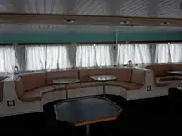 Ọkọ̀ ọpọlọpọ̀ ènìyàn fún tà