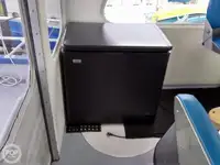 Ọkọ̀ ojú omi kékeré fún tà