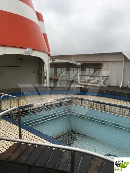 Ọkọ̀ ojú omi ìrìn-àjò fún tà