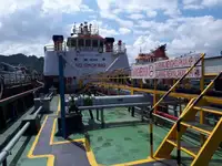 Ọkọ̀ tí ó mú epo / kemikali fún tà