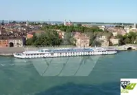 Ọkọ̀ ojú omi ìrìn-àjò fún tà